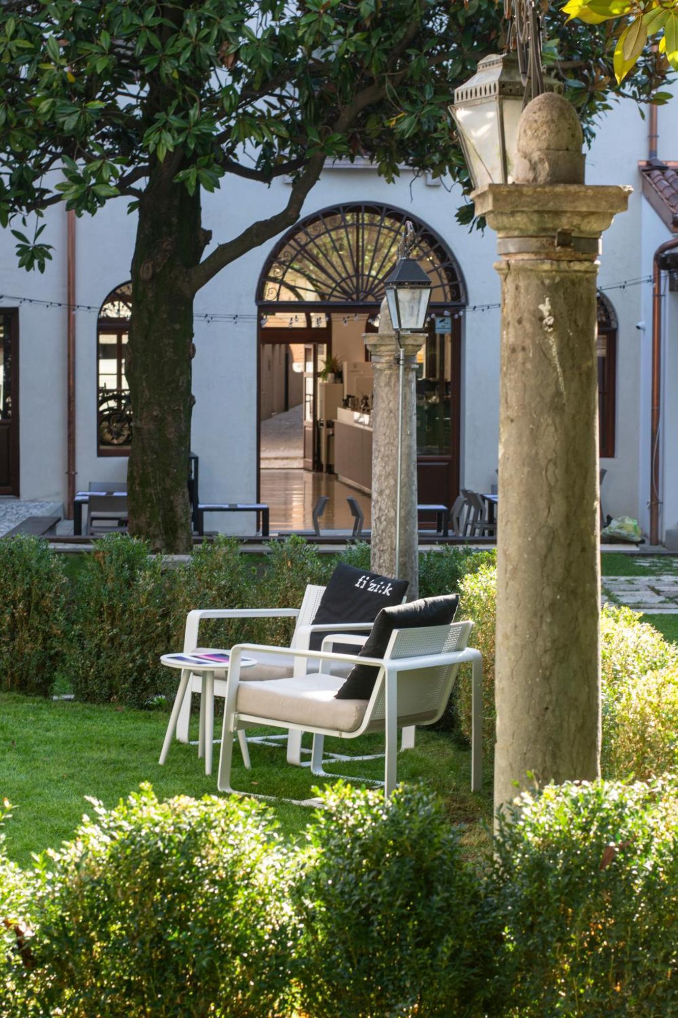 Bassano Club House Bed & Breakfast Басано дел Грапа Екстериор снимка
